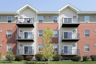 Laverne Apartments in Ames, IA - Foto de edificio - Building Photo