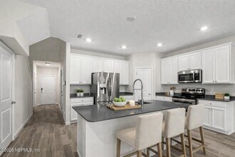 10357 Benson Lake Dr in Jacksonville, FL - Building Photo - Building Photo