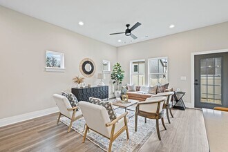 Noble Place Townhomes in Nashville, TN - Foto de edificio - Building Photo