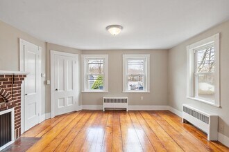 20 School St, Unit 2 in Weymouth, MA - Building Photo - Building Photo