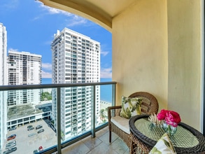 2501 S Ocean Dr in Hollywood, FL - Building Photo - Building Photo