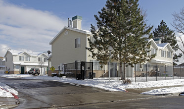 Riverview Townhomes in Salt Lake City, UT - Building Photo - Building Photo