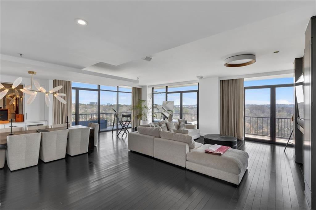 2233 Peachtree Rd NE in Atlanta, GA - Building Photo