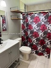 2796 NW 88th St-Unit -B in Miami, FL - Foto de edificio - Building Photo