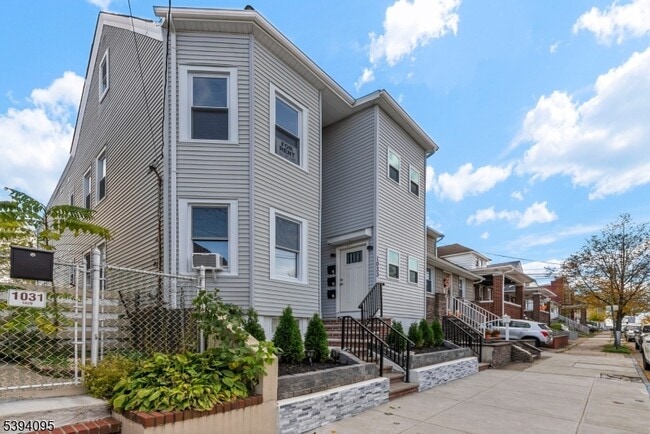 1033 E 23rd St in Paterson, NJ - Building Photo - Building Photo