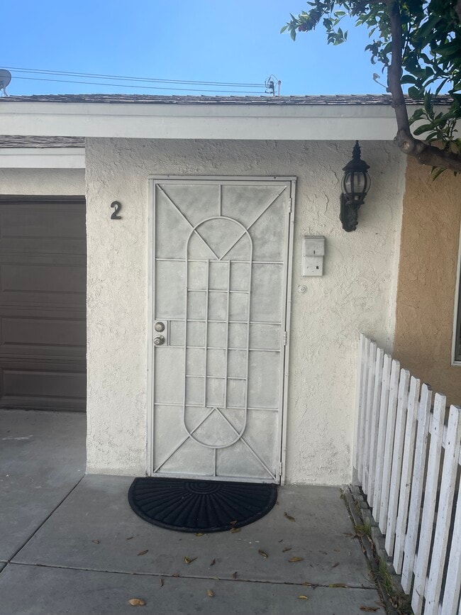 333 Stepney St, Unit Unit 2