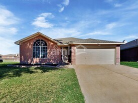 347 Tioga Dr in Arlington, TX - Building Photo