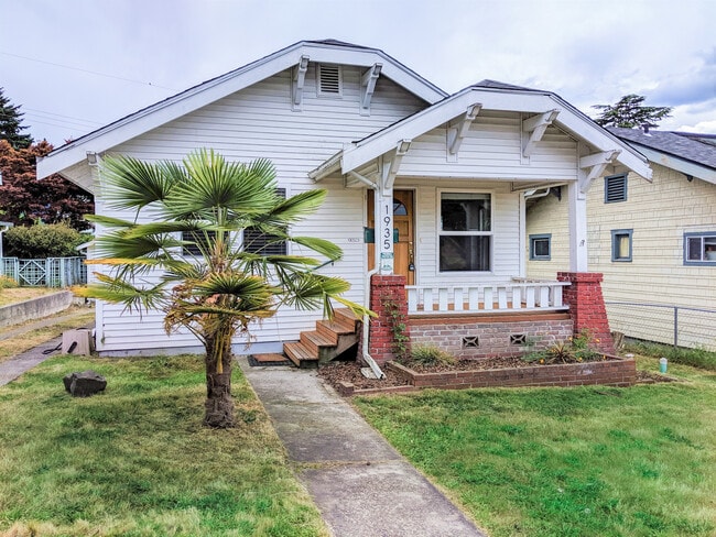 property at 1935 4th st