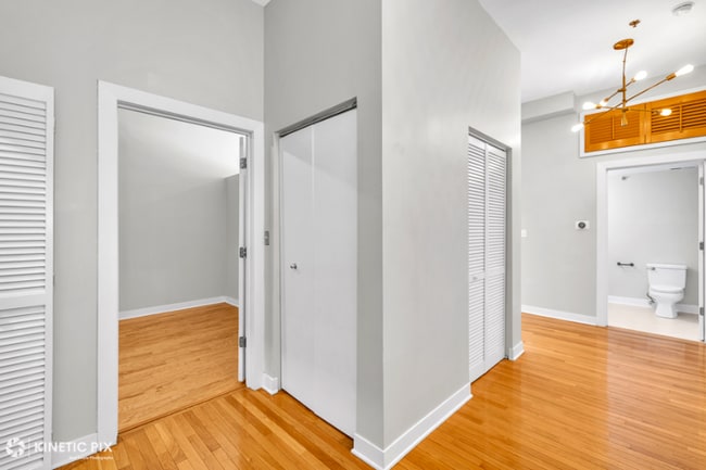 1 S Leavitt St in Chicago, IL - Foto de edificio - Building Photo