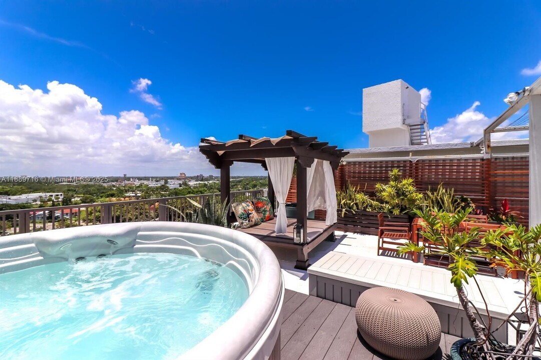 5781 Biscayne Blvd in Miami, FL - Building Photo