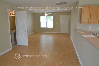 1304 Red Tallen Ct in Charlotte, NC - Foto de edificio - Building Photo