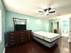 106 Coralwood Cir in Kissimmee, FL - Foto de edificio - Building Photo