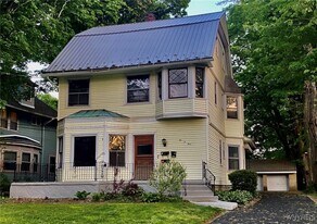 204 Union St in Hamburg, NY - Building Photo