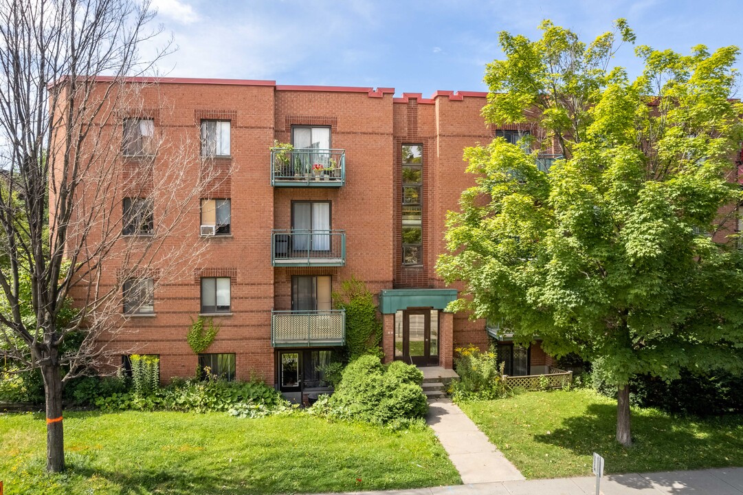 1600 Saint-Jacques Rue in Montréal, QC - Building Photo