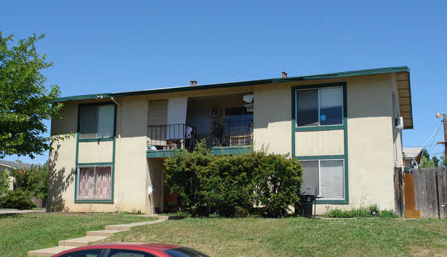 6550 Ming Way in Citrus Heights, CA - Foto de edificio - Building Photo