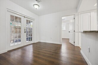 1938 Upland Dr in Houston, TX - Building Photo - Building Photo