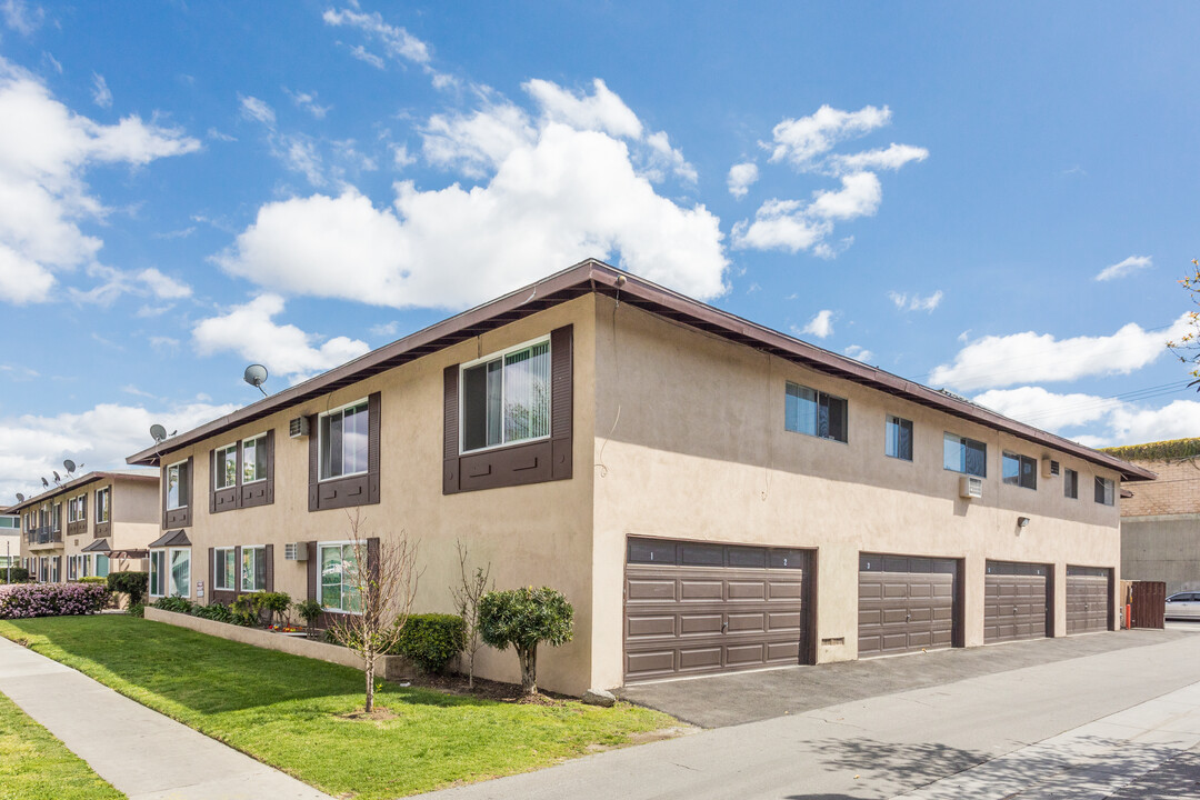 Canfield Lane Apartments in Anaheim, CA - Foto de edificio