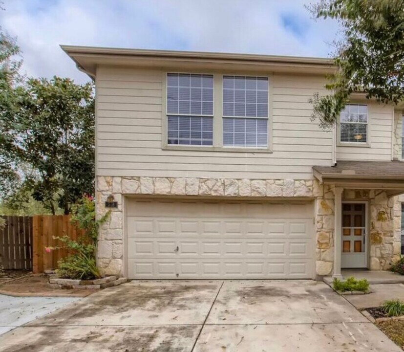 518 Pecos Cir in New Braunfels, TX - Building Photo