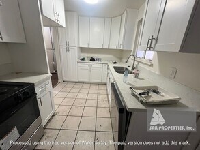 701 E Chalynn Cir in Orange, CA - Building Photo - Building Photo