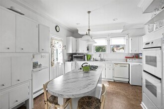 32 Whittier Dr in Mastic Beach, NY - Building Photo - Building Photo