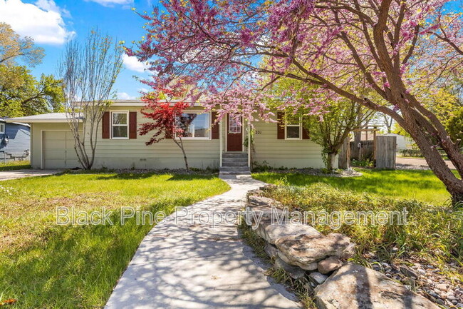 property at 221 W Elm St