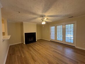 382 Bubble Creek Ct in Fayetteville, NC - Building Photo - Building Photo