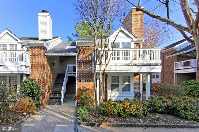 2616-H S Arlington Mill Dr in Arlington, VA - Building Photo - Building Photo