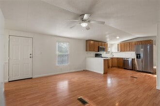 1611 San Gabriel Ranch Rd in Liberty Hill, TX - Building Photo - Building Photo