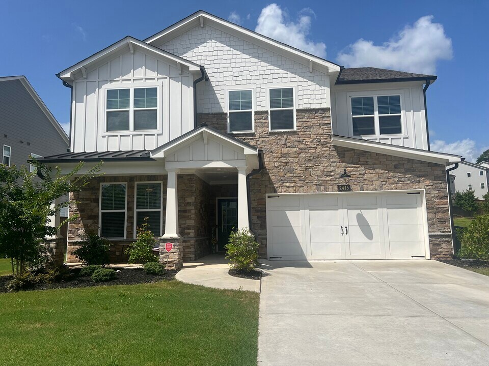 2415 Hidden Creek Rd in Kennesaw, GA - Building Photo