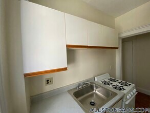 1148 Commonwealth Ave in Boston, MA - Building Photo - Building Photo