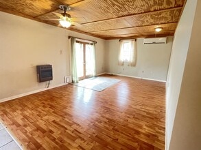 598 Wakefield Dr in Colonial Beach, VA - Building Photo - Building Photo