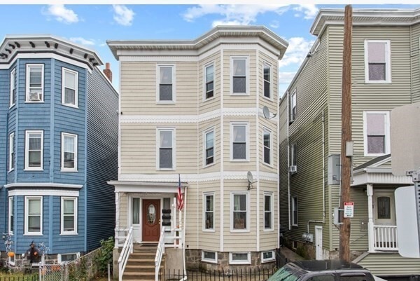 property at 3 Carson St