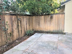 3575 Caminito Carmel Landing in San Diego, CA - Building Photo - Building Photo