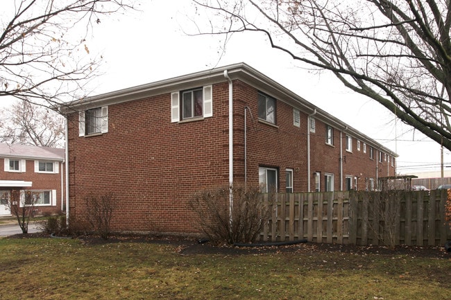 1008-1014 N Boxwood Dr in Mount Prospect, IL - Building Photo - Building Photo
