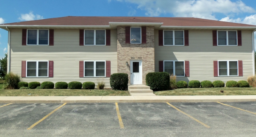 1899 Anne Ln in Morris, IL - Building Photo