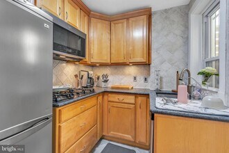 1830 Manning St in Philadelphia, PA - Building Photo - Building Photo