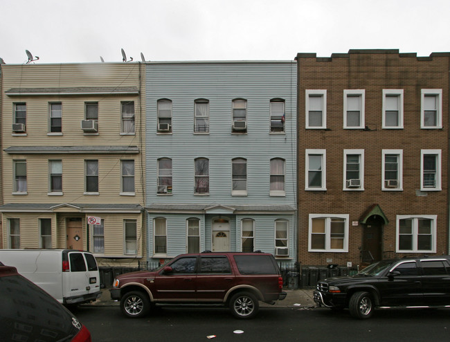 44 Starr St in Brooklyn, NY - Building Photo - Building Photo