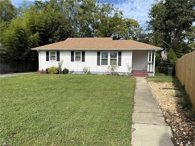 property at 1744 N Lakeland Dr