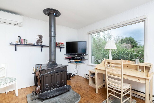 28 Rehan Ave in Montauk, NY - Building Photo - Building Photo