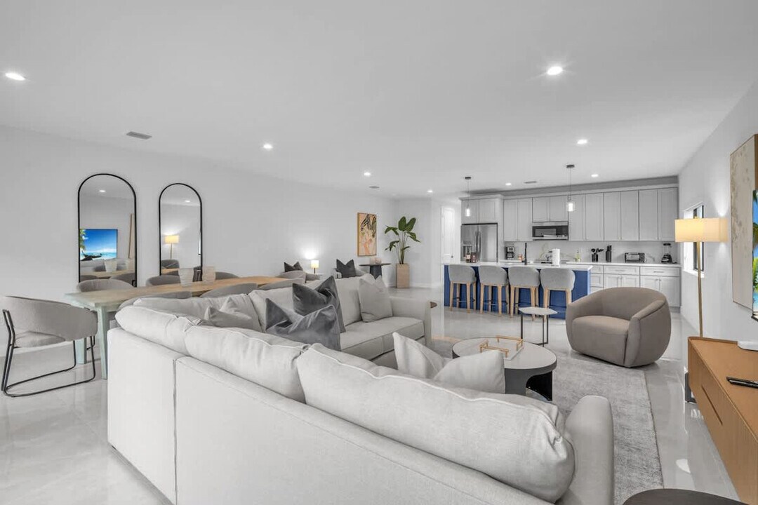 2951 NW 13th St in Miami, FL - Building Photo