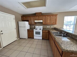 3113 Carson St in Edinburg, TX - Building Photo - Building Photo