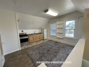 15 Stanley St-Unit -11 Stanley Street in Petaluma, CA - Building Photo - Building Photo