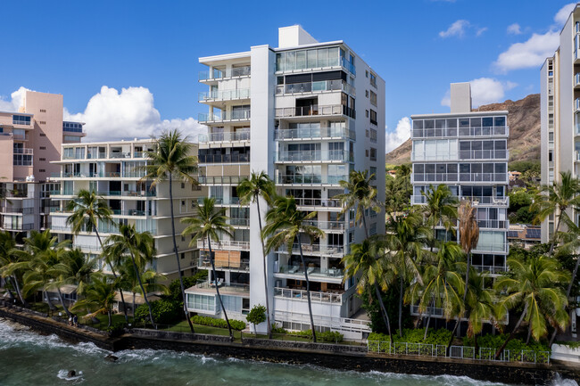 3003 Kalakaua Ave in Honolulu, HI - Building Photo - Building Photo