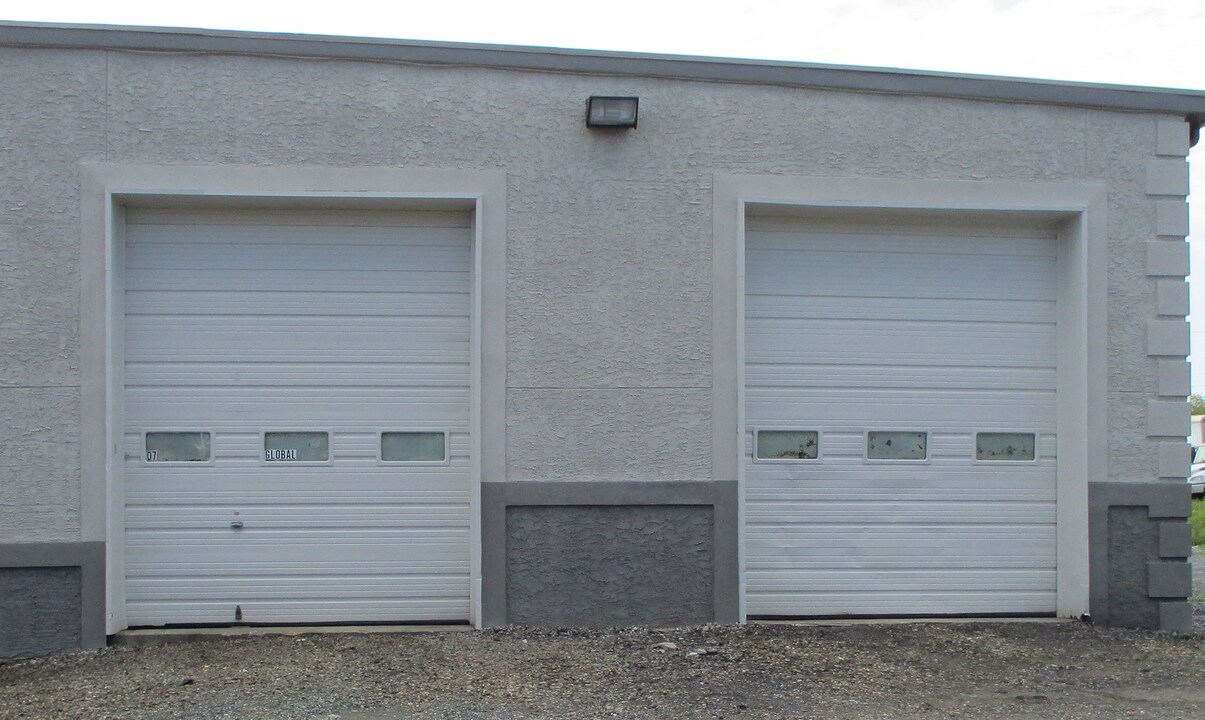 5477 Mauser St in Laurys Station, PA - Building Photo