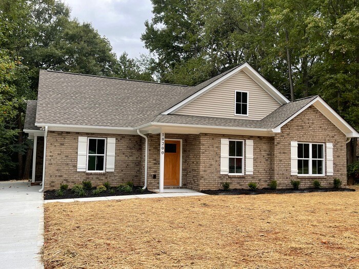 10200 Arbor Dale Ave in Charlotte, NC - Building Photo