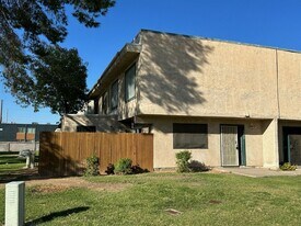 6046 W Townley Ave in Glendale, AZ - Building Photo