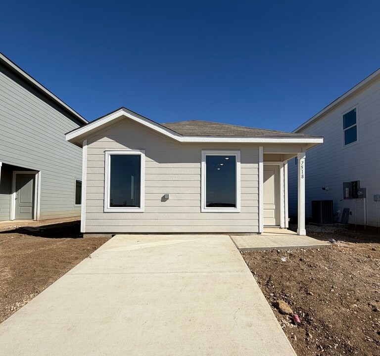 7518 India Star in San Antonio, TX - Building Photo