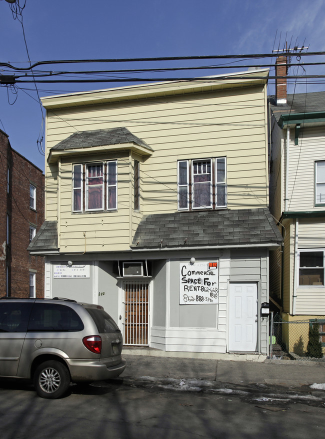 122 Belmont Ave in Paterson, NJ - Building Photo - Building Photo