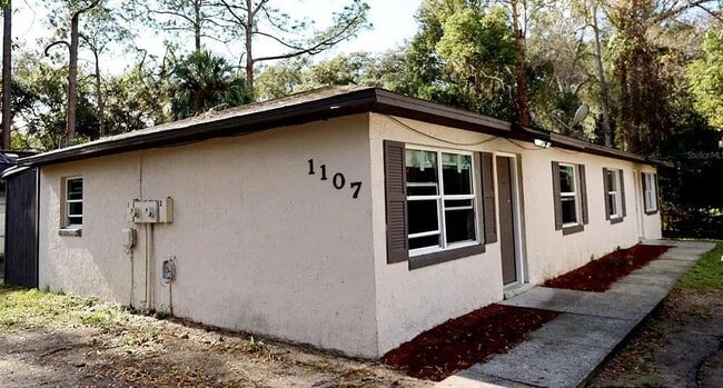 1107 Birchwood Ct, Unit 1