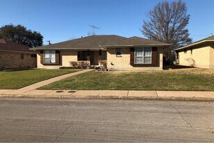 11133 Joymeadow Dr in Dallas, TX - Building Photo